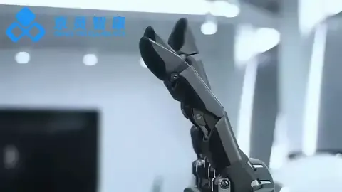 机械臂加装 Linker Hand O6 灵巧手进行倒液体操作